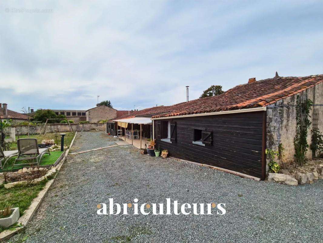 Maison à BRIE-SOUS-MATHA