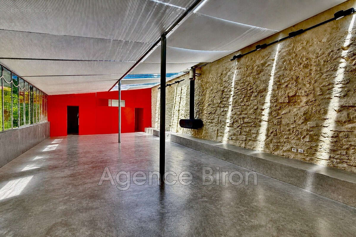 Appartement à LE PUY-SAINTE-REPARADE