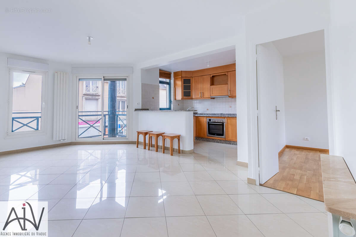 Appartement à CHILLY-MAZARIN
