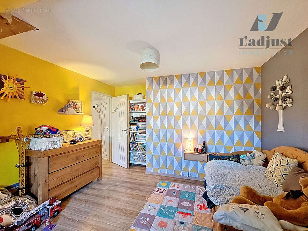 Maison à VULAINES-SUR-SEINE