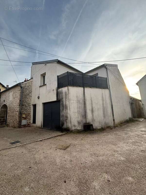 Cuverie dans un village viticole - photo 7