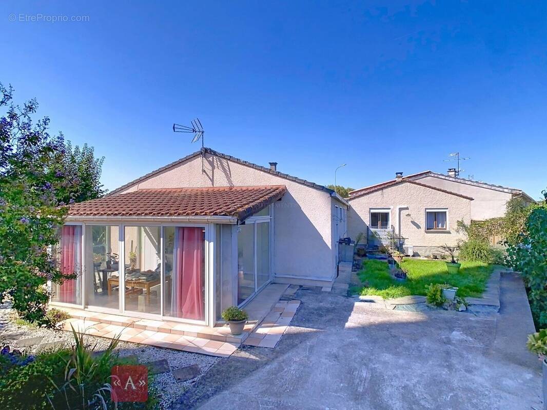 Maison à SAINT-SULPICE