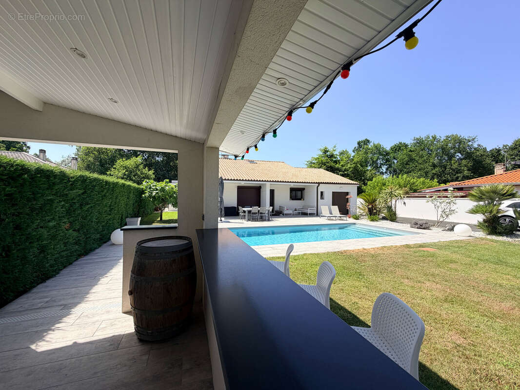 Maison à SAINT-JEAN-D'ILLAC