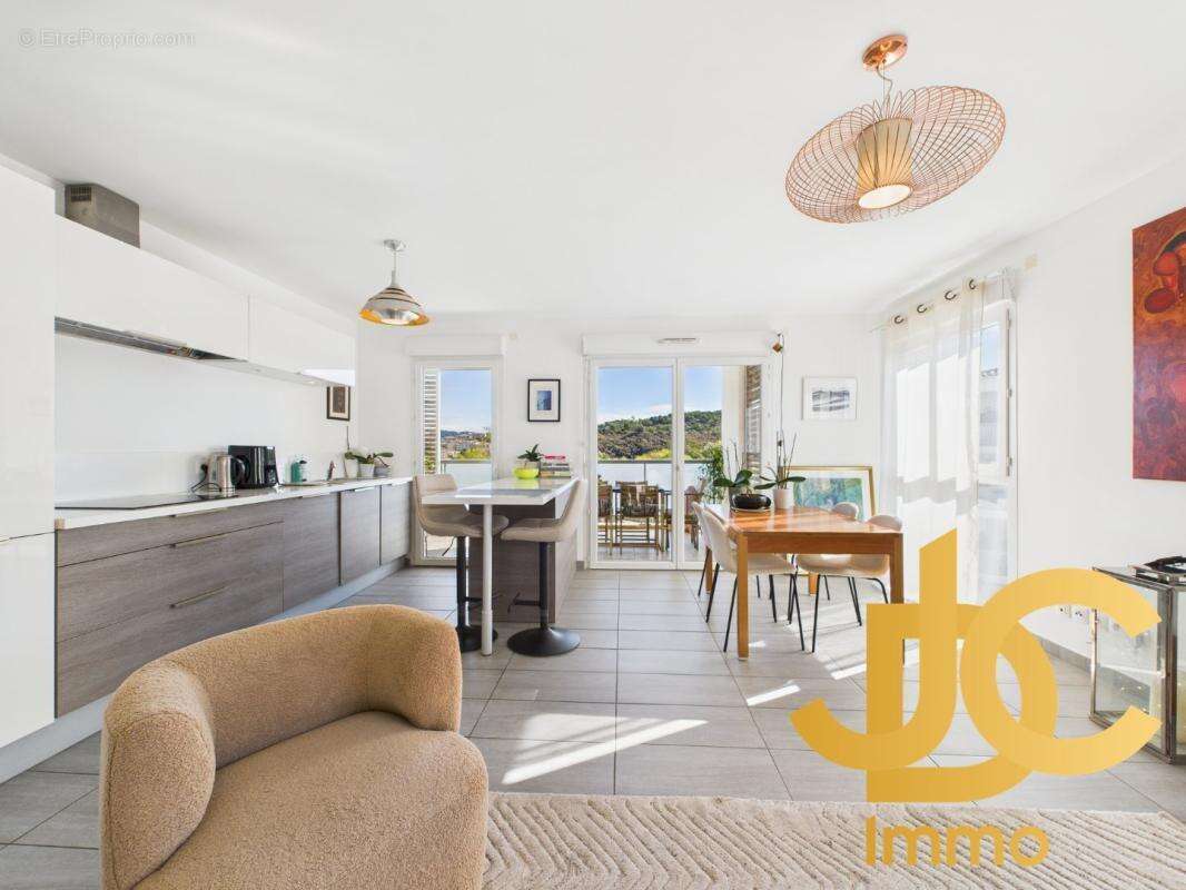 Appartement à LE CANNET