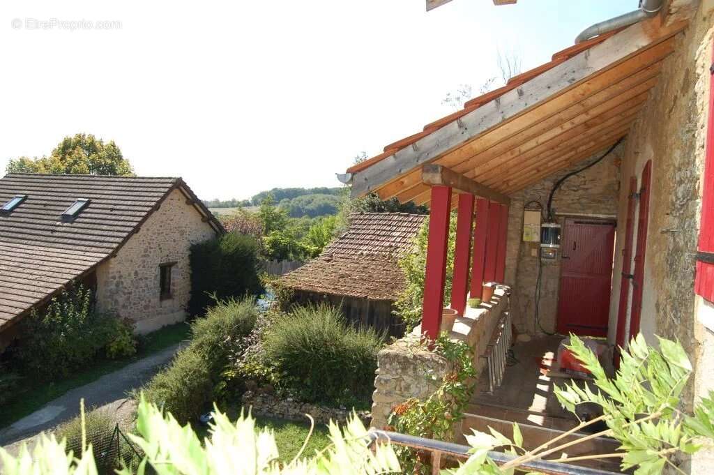 Maison à BEYNAC-ET-CAZENAC