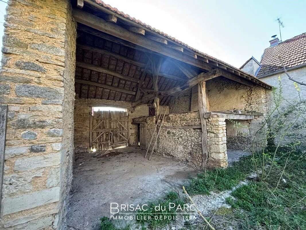 Maison à TIL-CHATEL