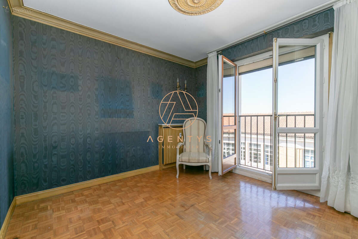 Appartement à SAINT-MAUR-DES-FOSSES