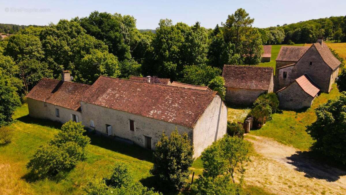 Hameau Saint Germain Des Pres 12 pièce(s) 310 m2 - photo 2