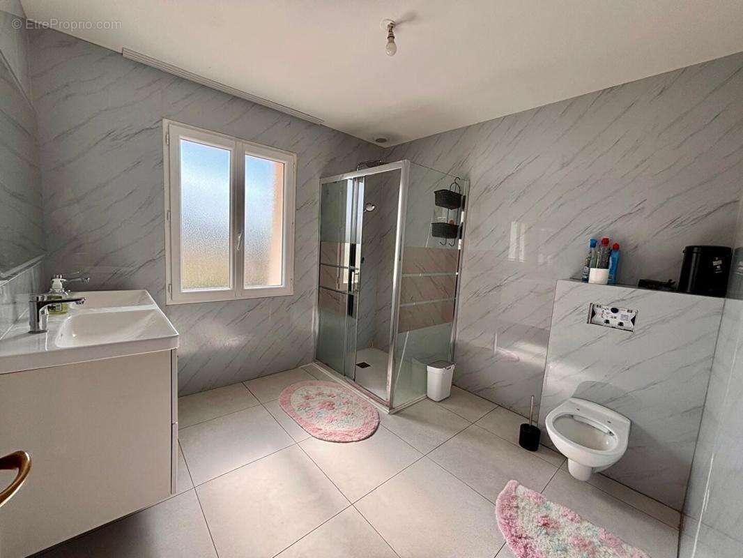 COUP DE COEUR À CHALLUY  Maison familiale de 130 m² avec terrain de 1 045 m² - photo 9