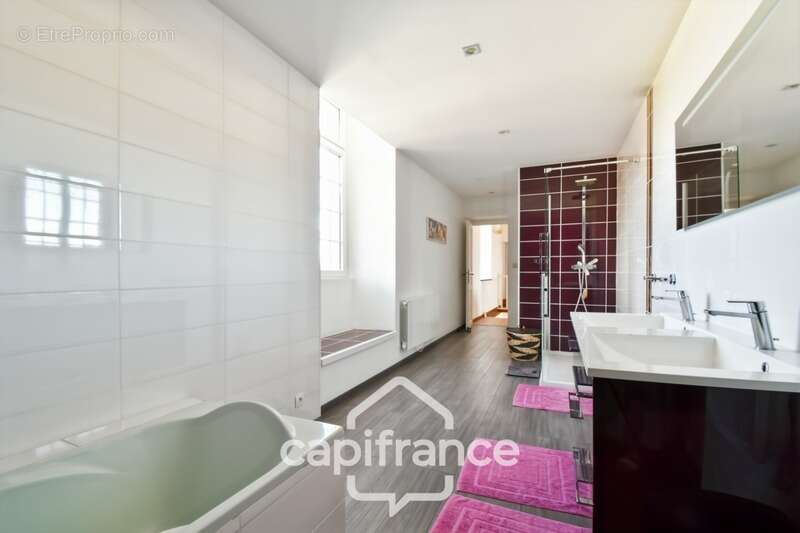 Maison à vendre 10 pièces BIGNAY (17), proche ST JEAN D'ANGELY et ses commerces, avec jardin, piscine et garage - photo 27