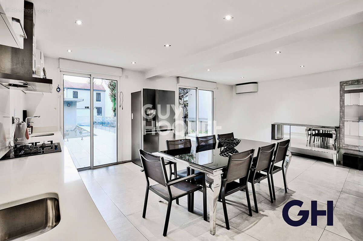 Maison à VILLEURBANNE