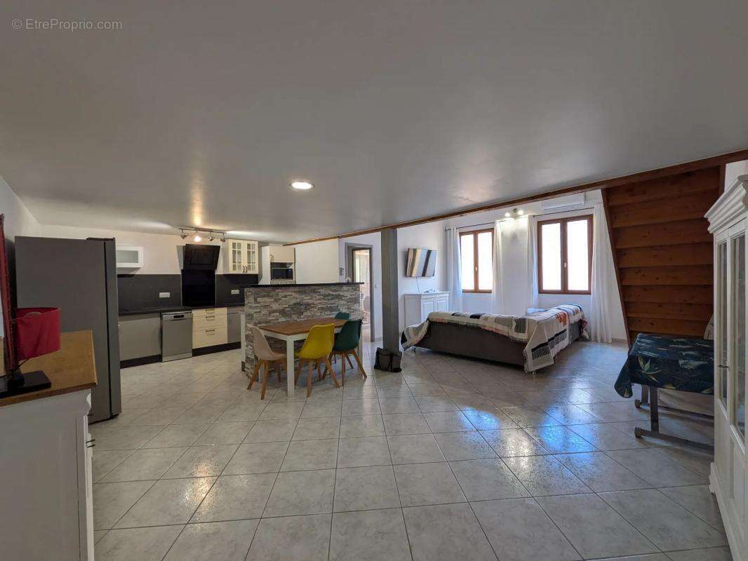 Appartement à LEZIGNAN-CORBIERES