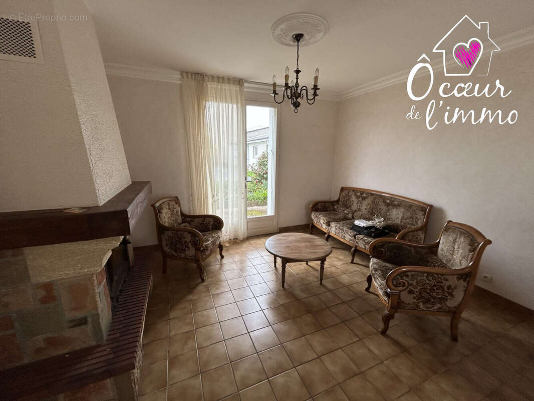 Maison à CHANTELOUP-LES-BOIS