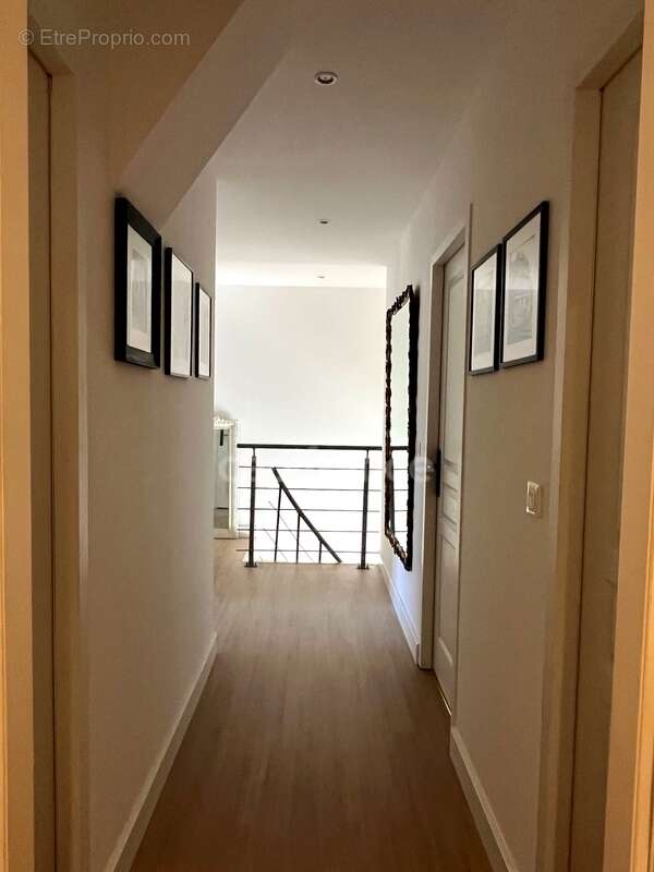 Elégante maison en pierre entièrement restaurée, 4 pièces, au coeur d'un village médiéval (32) - photo 24