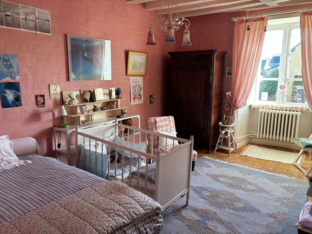 Maison à CHATEAU-GONTIER