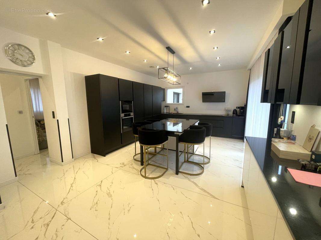 Maison à ROSNY-SUR-SEINE