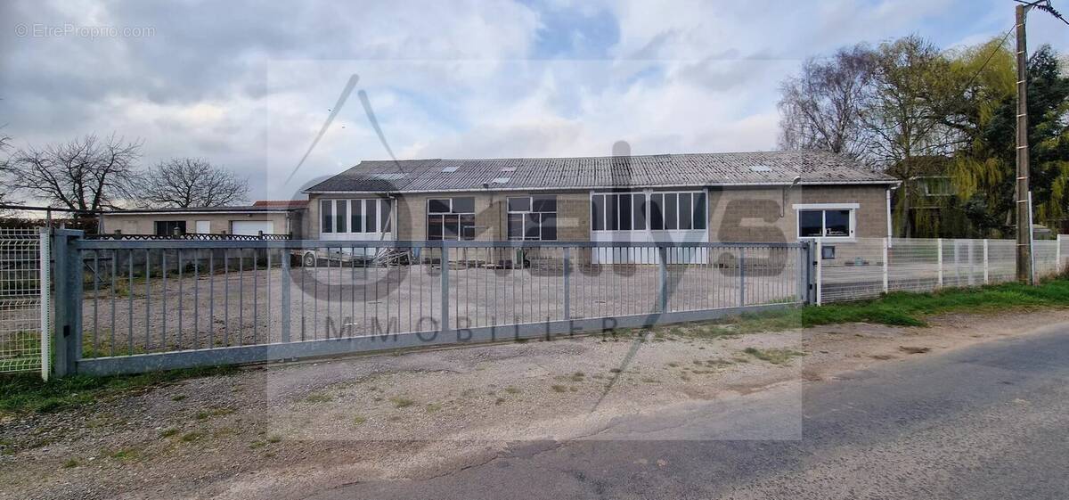 Commerce à ROQUETOIRE