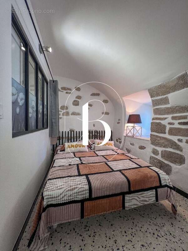 Maison 109 m² à Saint-Sauveur-De-Cruzieres  - photo 31