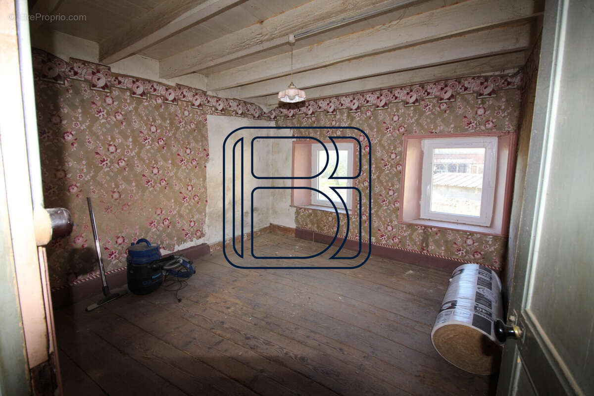 Maison à MARSAC-EN-LIVRADOIS