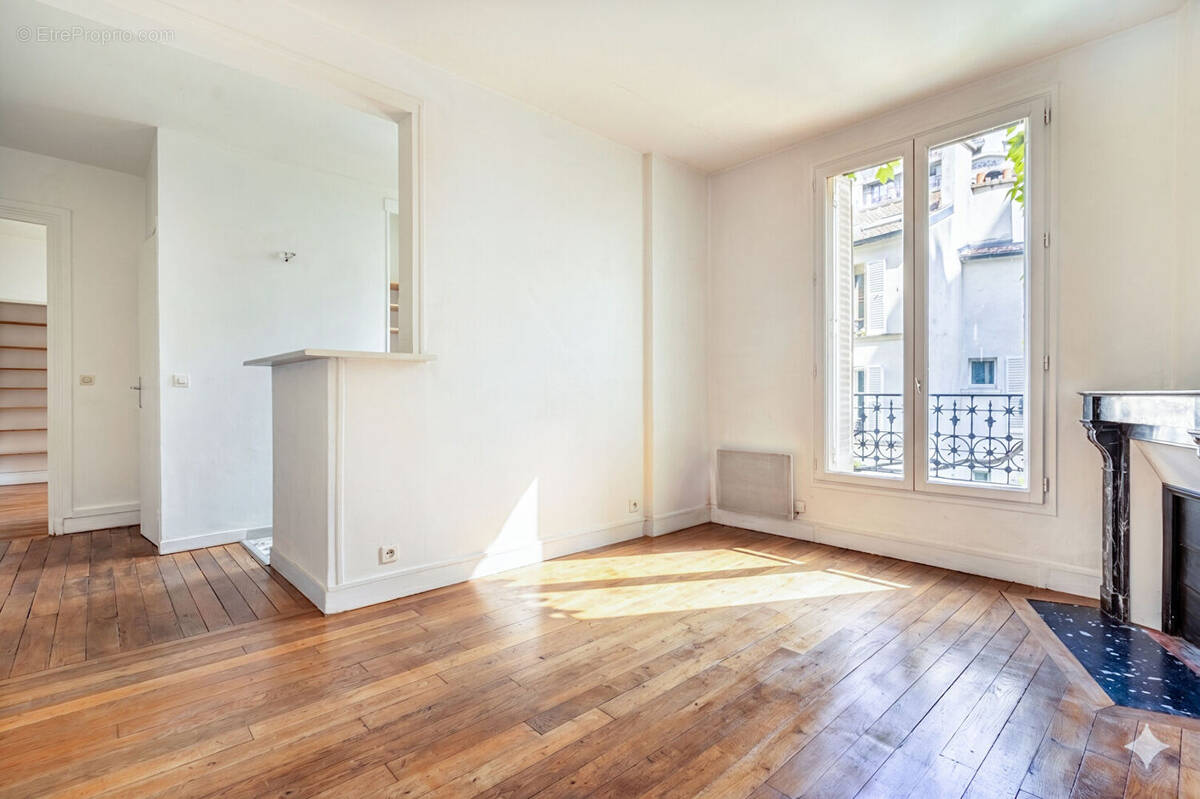 Appartement à PARIS-14E