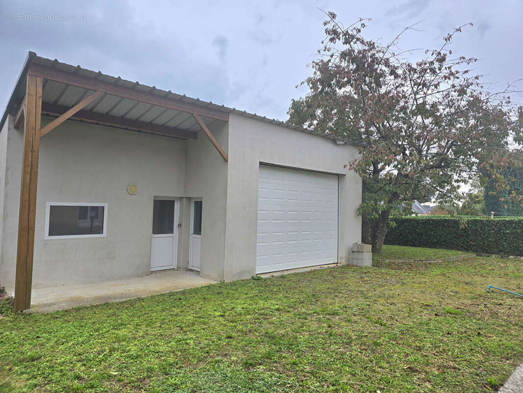 Guemene Penfao - 3 chs poss 4 - Garage - 742 m² T - photo 11