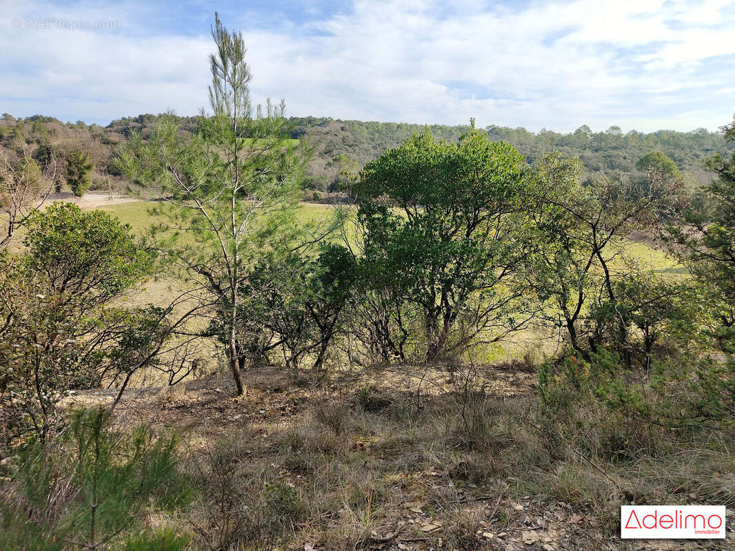 Terrain à UZES