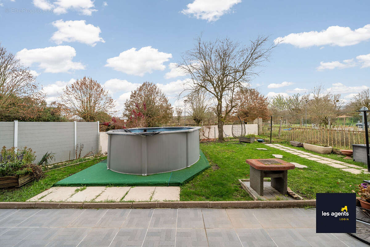 Maison à VELLE-SUR-MOSELLE