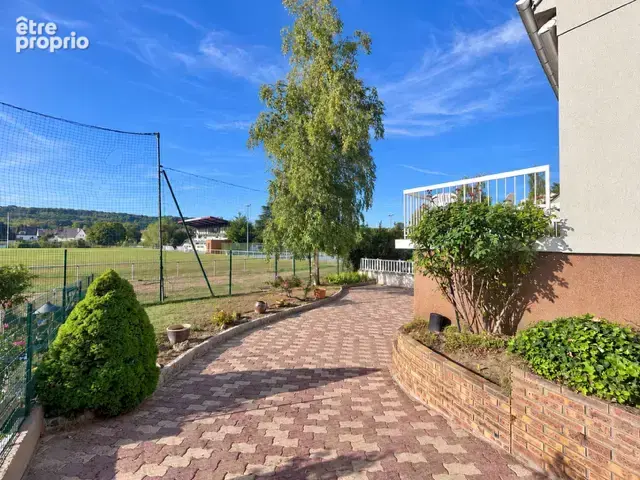 MARCOUSSIS - Maison Familiale de 6 pièces édifiée sur sous-sol total - Vue sur le stade de rugby - Bon état - photo 24