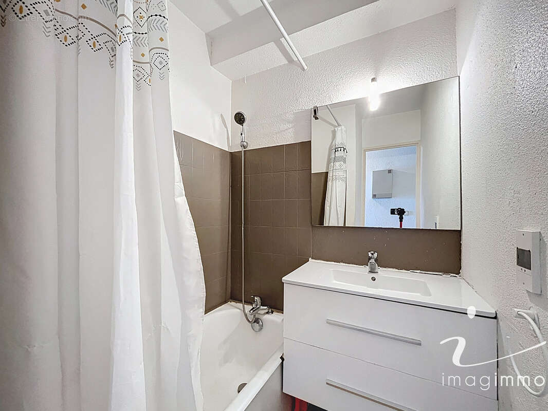 Appartement à MAUGUIO