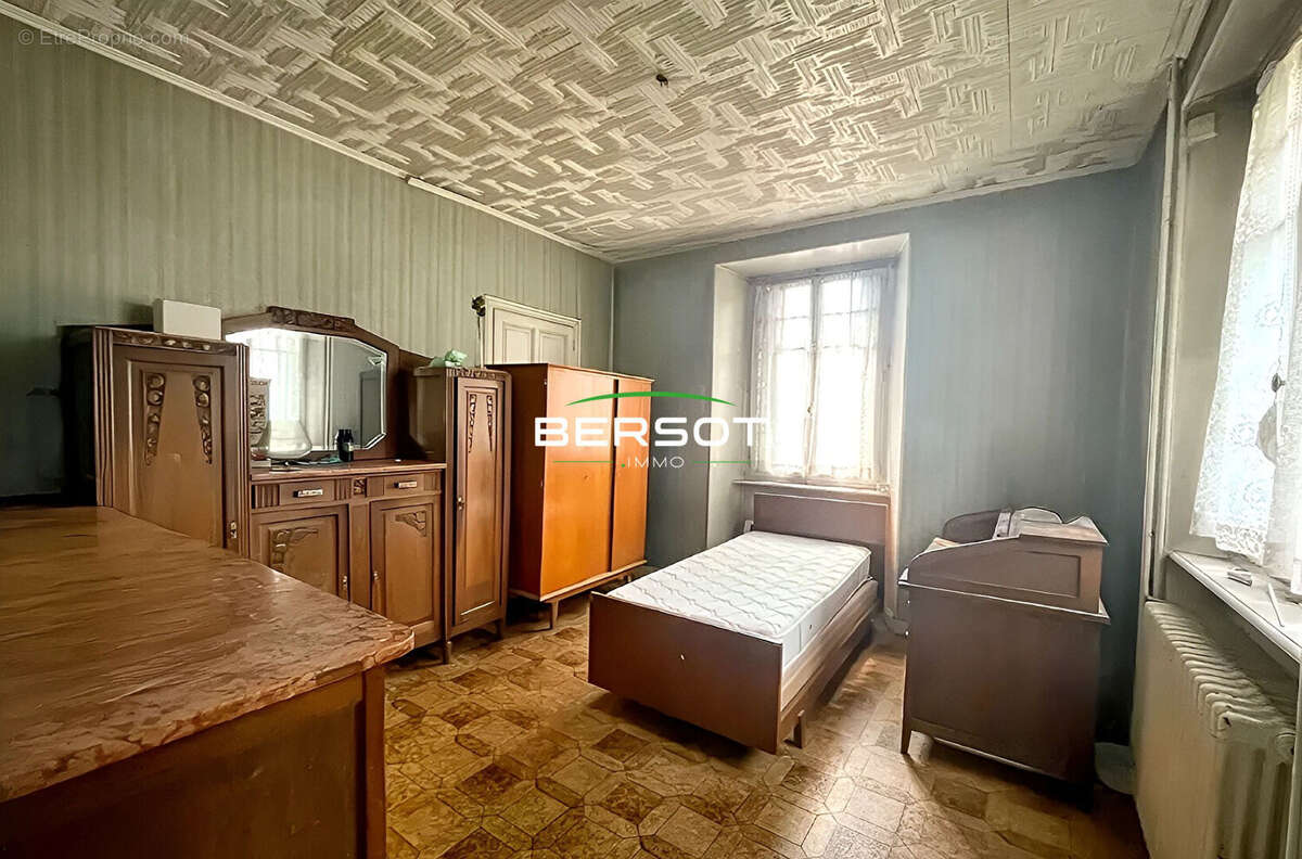 Maison à PONT-DE-ROIDE