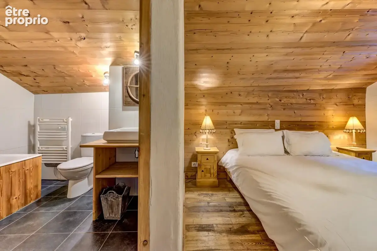 MORZINE – Chalet traditionnel de 7 chambres comprenant deux appartements indépendants - photo 12