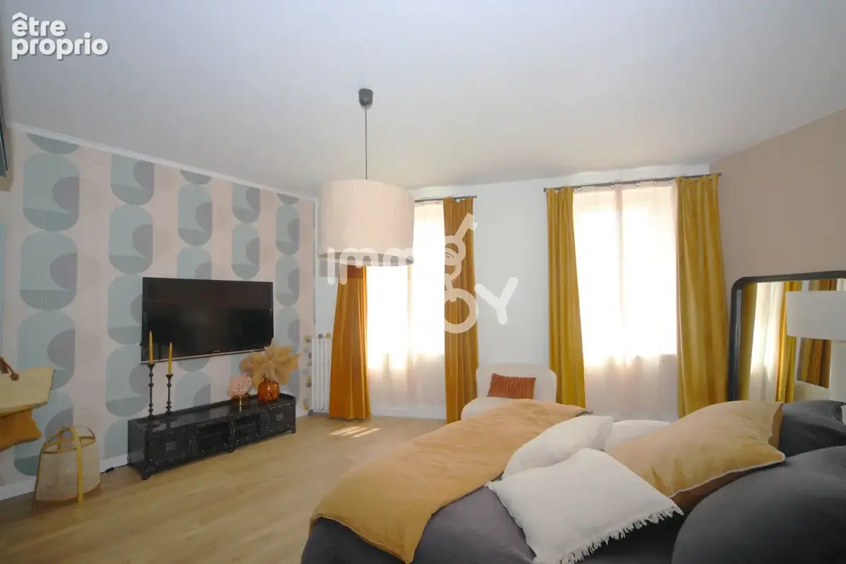 Muret, maison de ville entièrement restaurée, 212 m2 sur 2 niveaux, T7, garage et jardin, calme et praticité. - photo 9