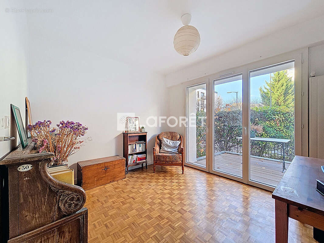 Appartement à BOURG-LA-REINE