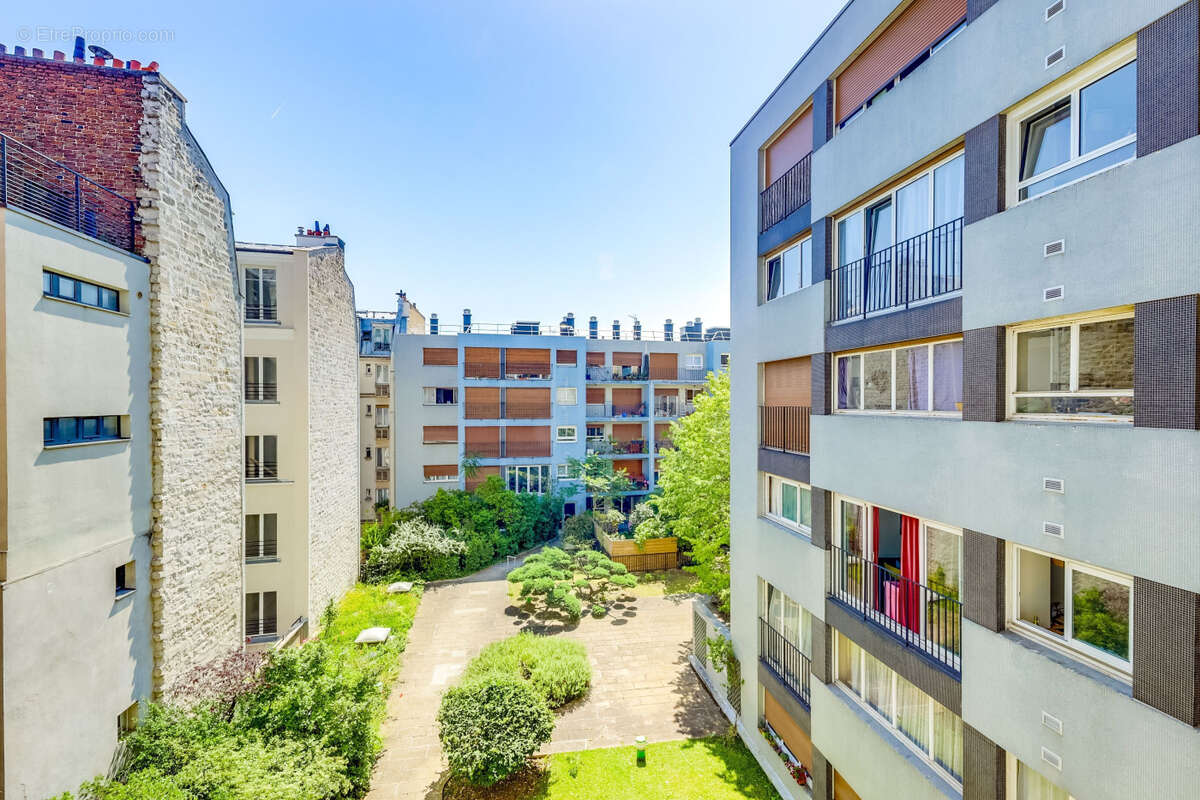 Appartement à PARIS-14E