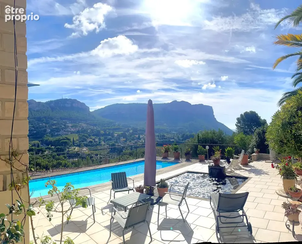 Cassis - Vente maison avec garage, piscine & vue mer - photo 1