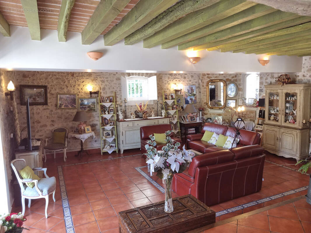 Maison à BRUYERES-LE-CHATEL