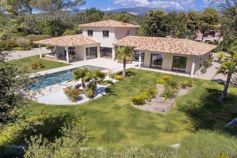 Maison à ROQUEFORT-LES-PINS