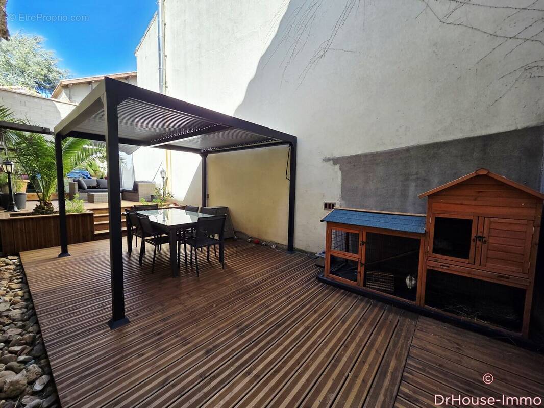 Maison à NISSAN-LEZ-ENSERUNE