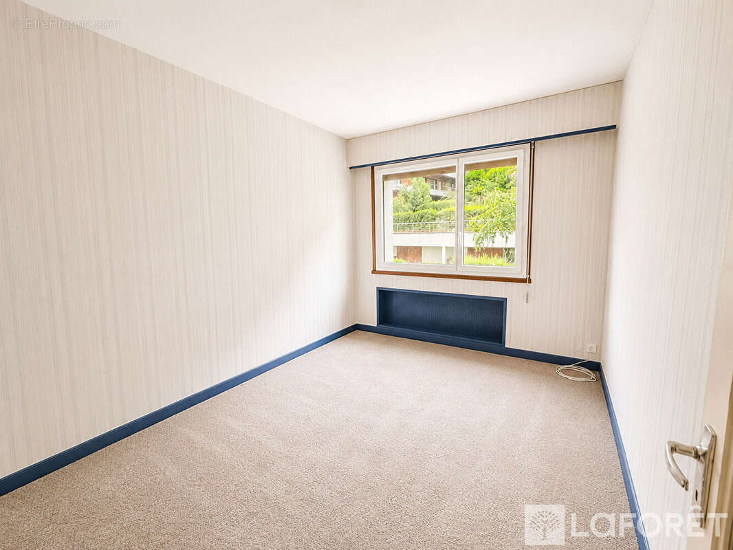 Chaville limite sèvres appartement 3 pièces de 70 m² avec balcon, parking et cave résidence de standing - photo 6