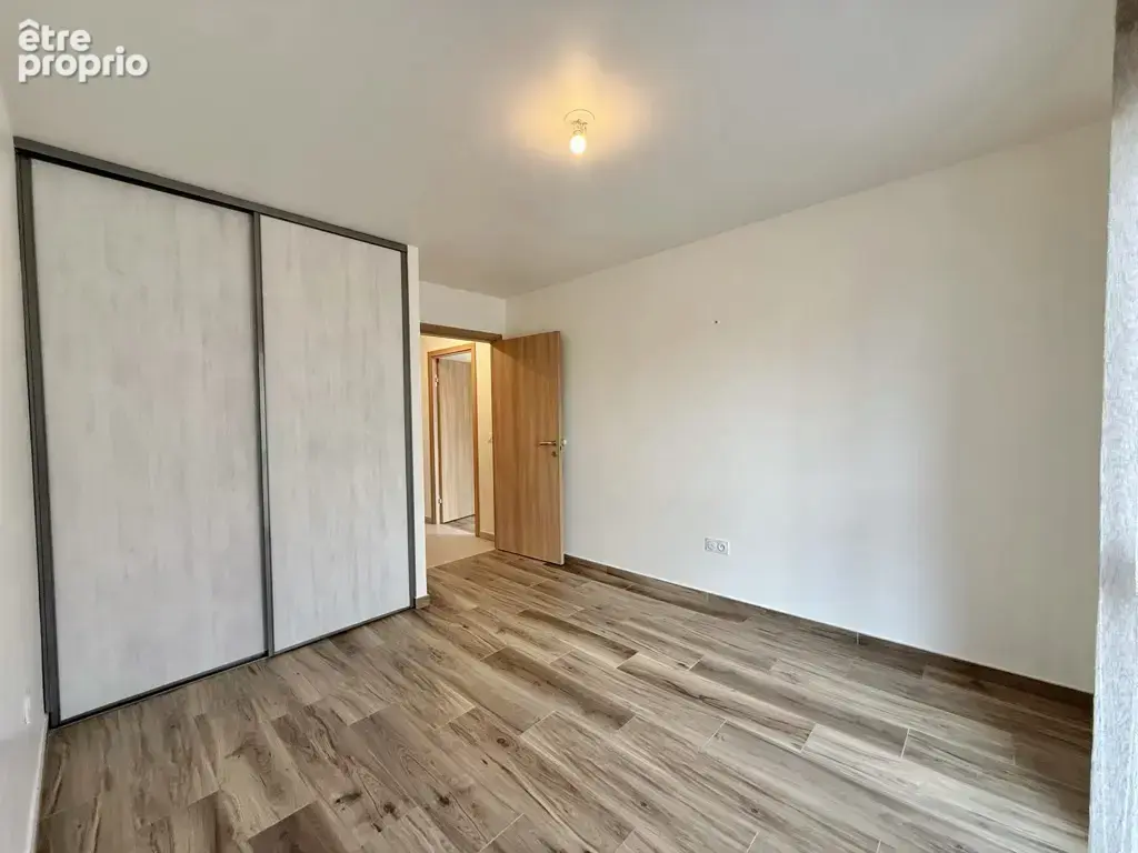 Appartement T3 récent avec deux balcons, garage et ascenseur - photo 19