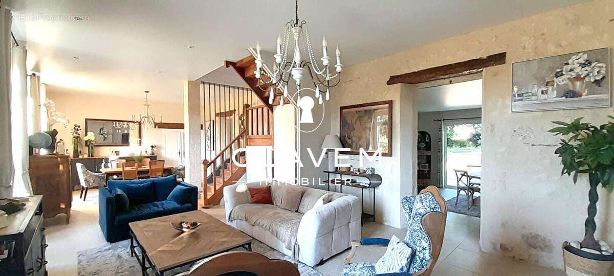 251 m² à Bergerac  - photo 4