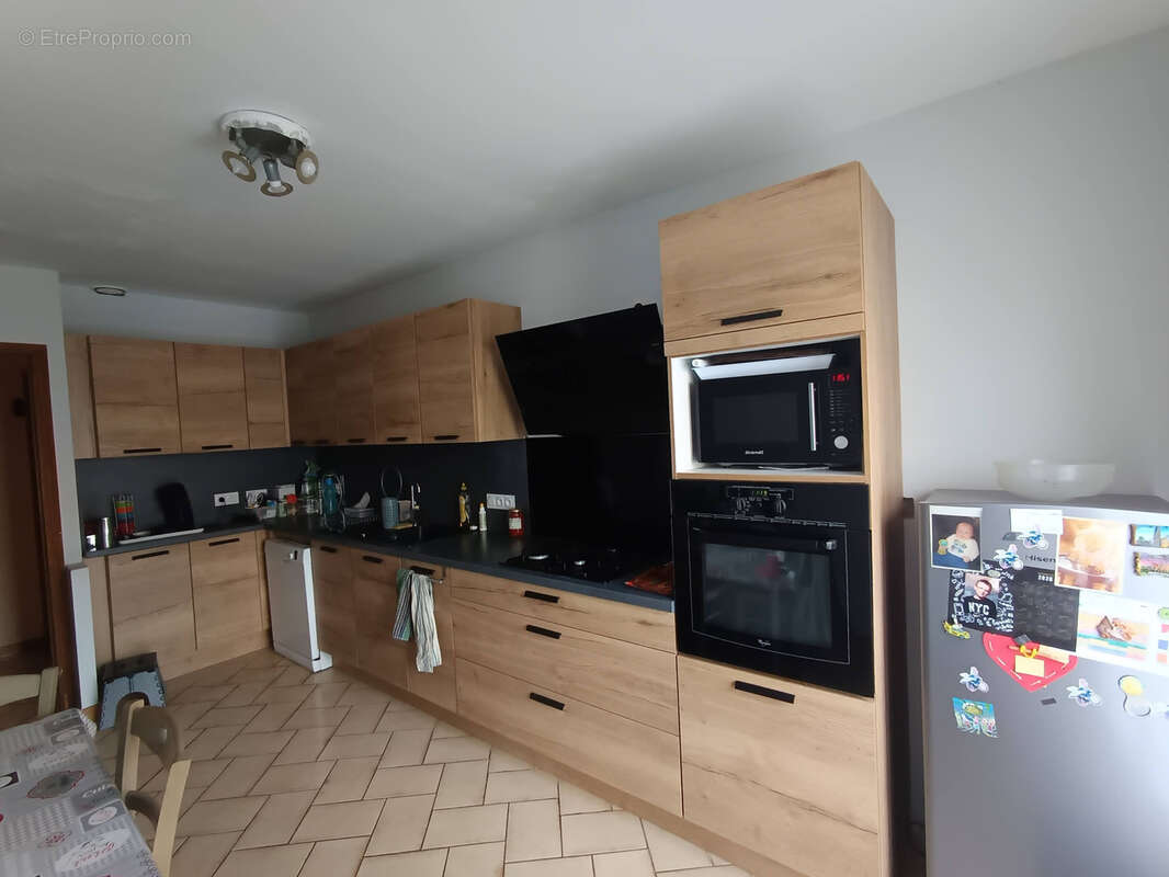 Maison de village 2 faces et surface de vente - photo 3
