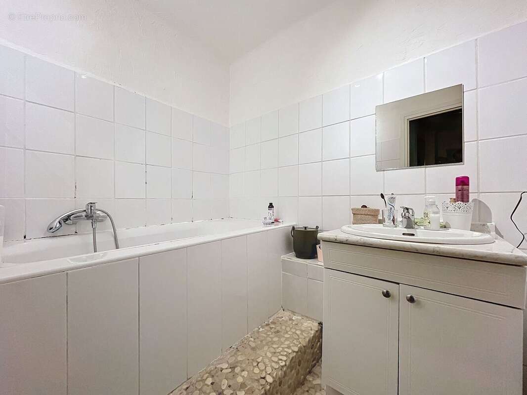 Appartement à LA COLLE-SUR-LOUP