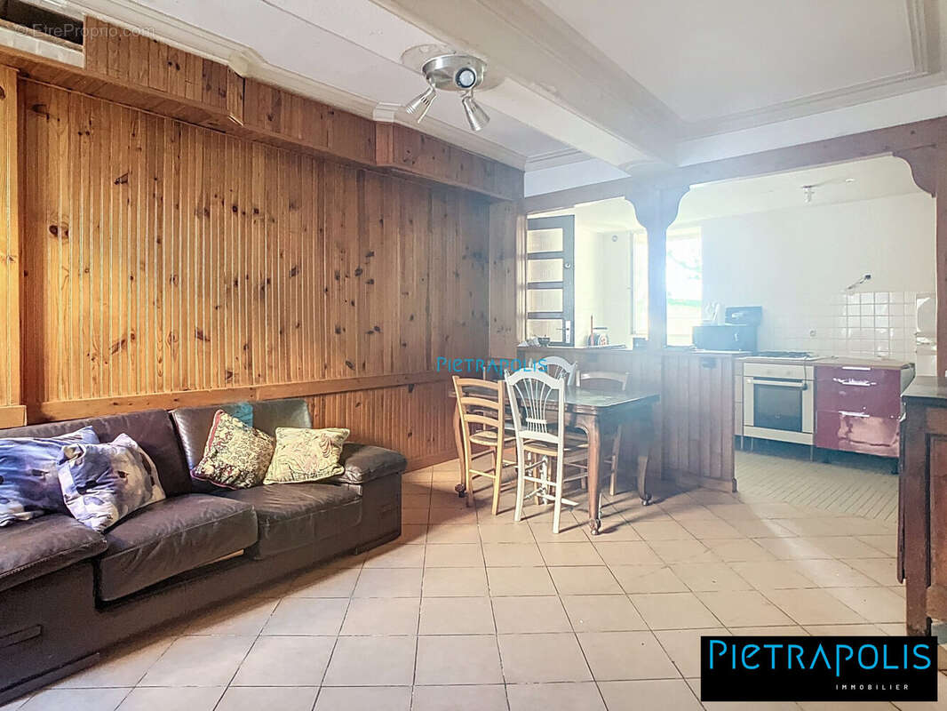 Maison à MONTMERLE-SUR-SAONE