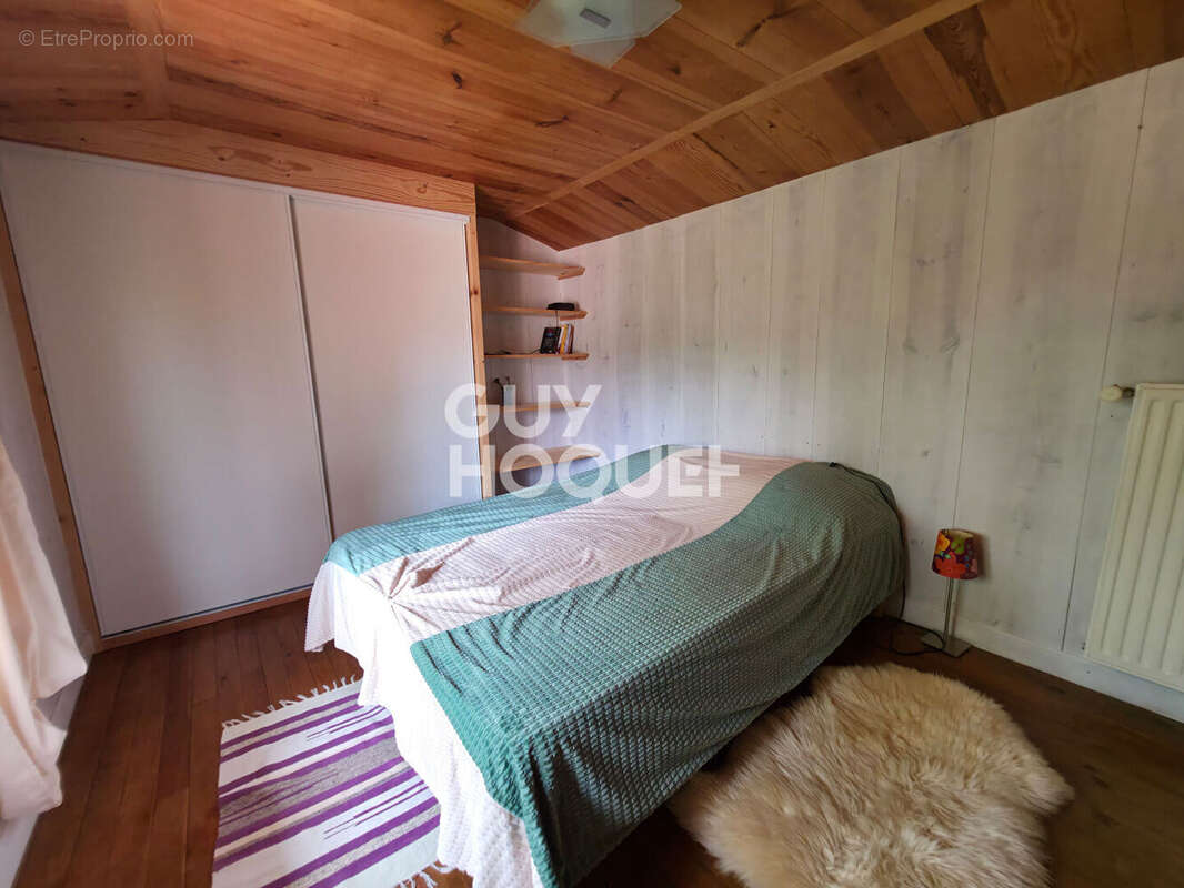 Maison à SAINT-BARTHELEMY-LESTRA