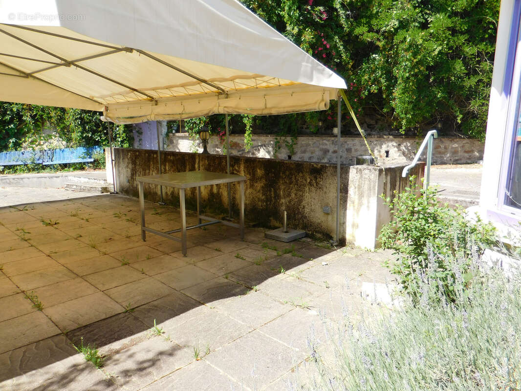 Appartement à CHATEAUNEUF-LES-BAINS