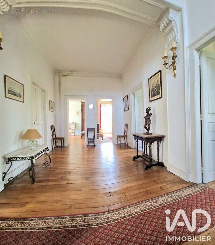 Maison 270 m² à Terrasson-Lavilledieu  - photo 2