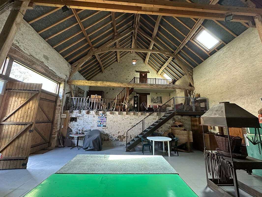 Maison à EGUZON-CHANTOME