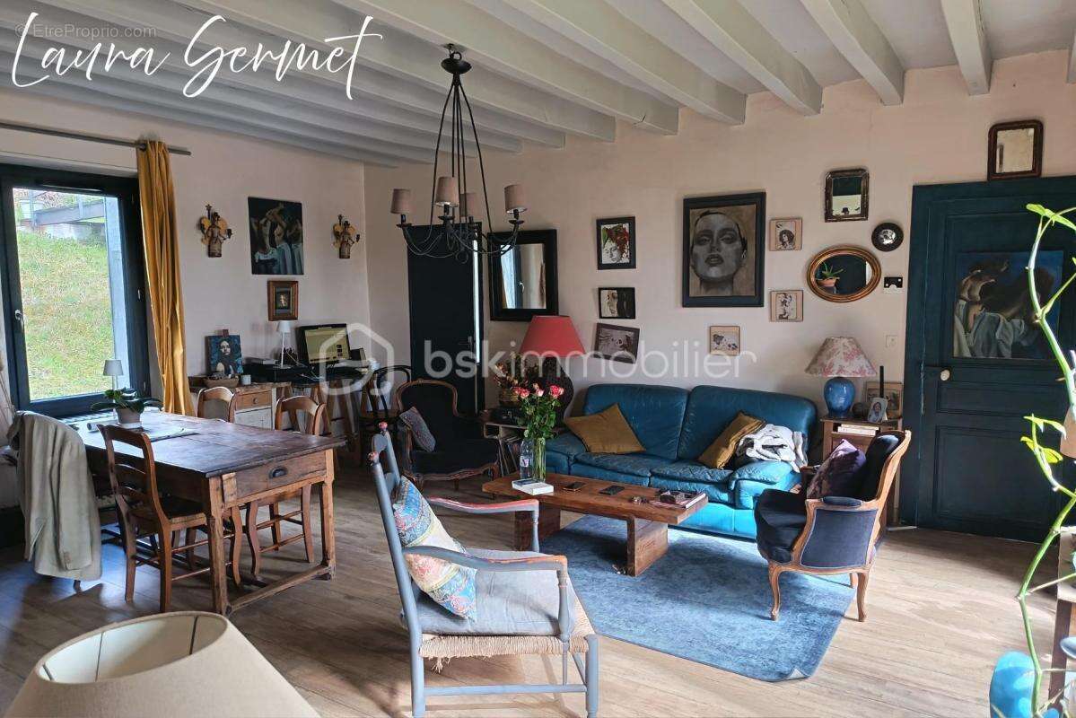 Maison à VICQ-SUR-NAHON