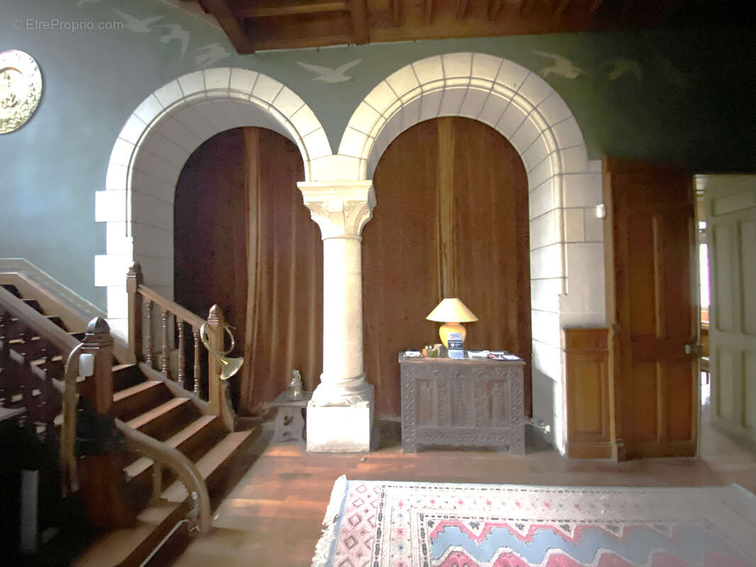 Château de 1905 sur plus de 6 hectares aux portes de Périgueux. - photo 4